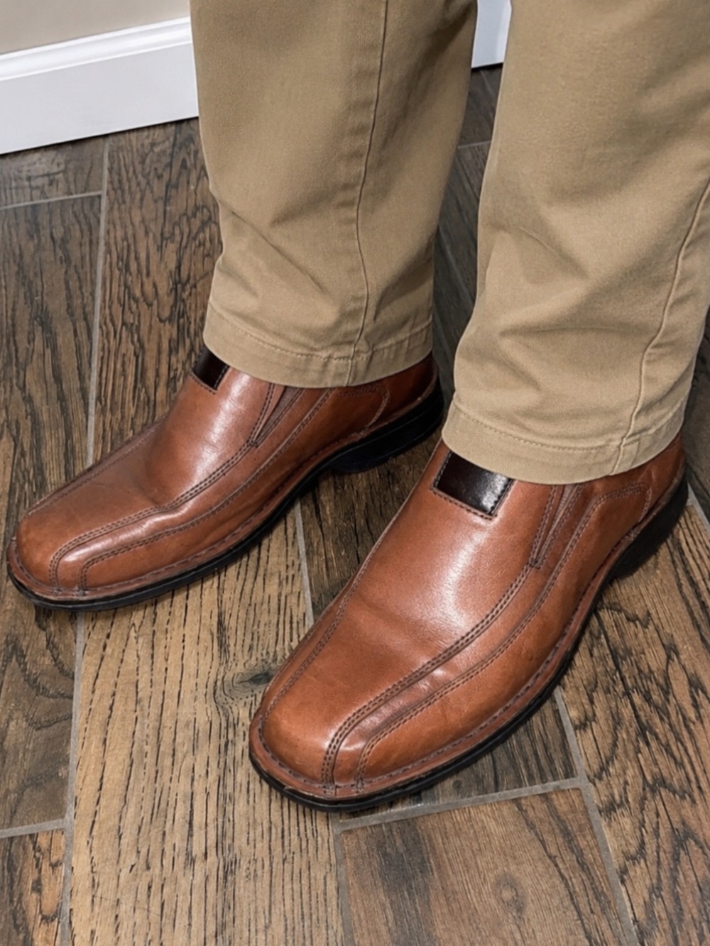 Clarks Men's Tan Leather Slip-On Loafers